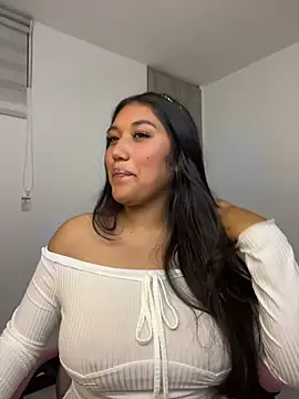 SharaRous online show from 06/11/26, 03:04
