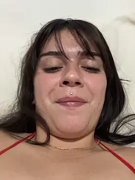Snapshot of cami_lorena chatting on 03/25/26, 12:11 cami lorena online show from 03/25/26, 12:11