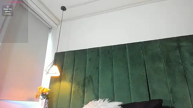 kittyy milk 001 online show from 10/30/25, 08:20