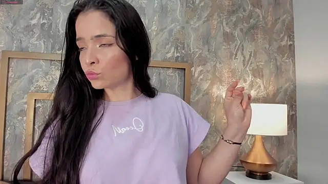 Snapshot of DannaBelucci chatting on 10/28/25, 02:53 DannaBelucci online show from 10/28/25, 02:53