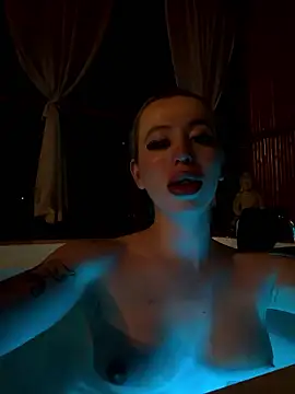 Snapshot of Sweet_Soffi chatting on 01/18/26, 01:20 Sweet Soffi online show from 01/18/26, 01:20