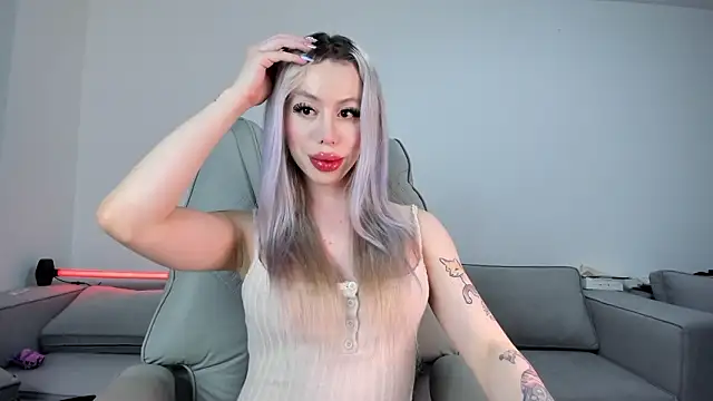 Snapshot of Sweet_Soffi chatting on 02/25/26, 04:33 Sweet Soffi online show from 02/25/26, 04:33