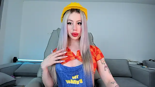 Snapshot of Sweet_Soffi chatting on 02/26/26, 02:43 Sweet Soffi online show from 02/26/26, 02:43