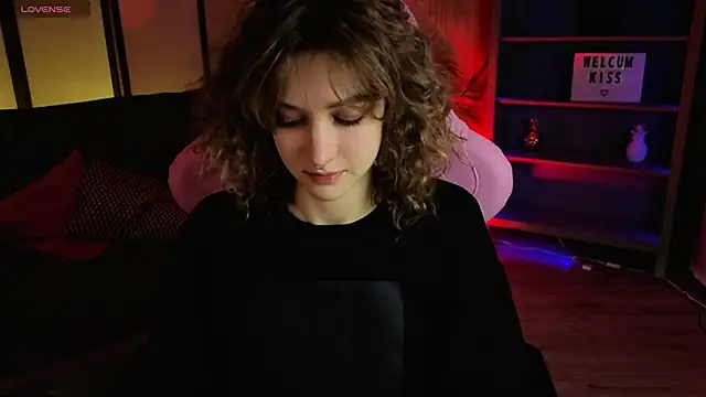 Snapshot of __grace__ chatting on 10/17/25, 10:29 grace online show from 10/17/25, 10:29