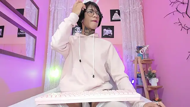 Snapshot of Liam_evvan chatting on 02/07/26, 03:10 Liam evvan online show from 02/07/26, 03:10