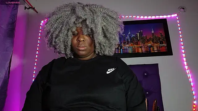 ebony NeighborMoans online show from 04/28/26, 03:11