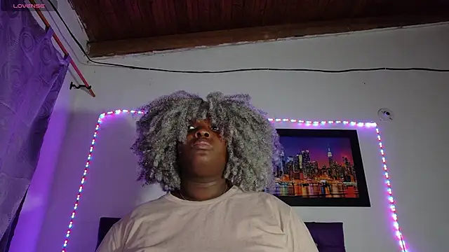 ebony NeighborMoans online show from 04/30/26, 03:13