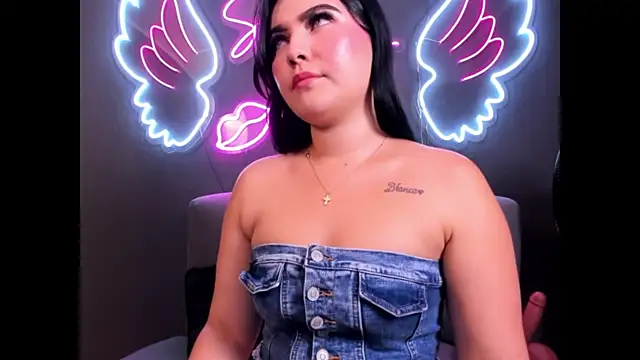 MiaaFarrel online show from 11/08/25, 07:12