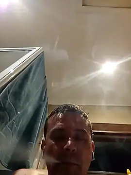 Snapshot of Rudie1 chatting on 11/15/25, 02:31 Rudie1 online show from 11/15/25, 02:31