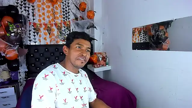 Snapshot of Adam_Morgan2 chatting on 10/27/25, 06:56 Adam Morgan2 online show from 10/27/25, 06:56