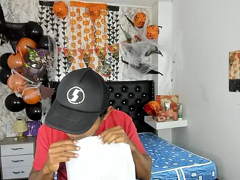 Snapshot of Adam_Morgan2 chatting on 10/29/25, 05:20 Adam Morgan2 online show from 10/29/25, 05:20