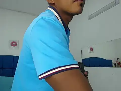 Snapshot of Adam_Morgan2 chatting on 11/06/25, 01:39 Adam Morgan2 online show from 11/06/25, 01:39