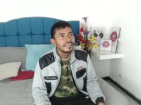 Snapshot of Adam_Morgan2 chatting on 11/25/25, 03:28 Adam Morgan2 online show from 11/25/25, 03:28