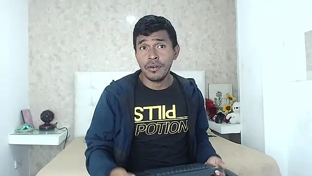 Snapshot of Adam_Morgan2 chatting on 12/18/25, 01:55 Adam Morgan2 online show from 12/18/25, 01:55