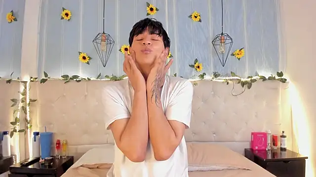 AleAurarashi online show from 10/06/25, 07:44