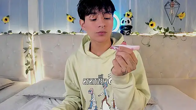 AleAurarashi online show from 12/01/25, 04:50