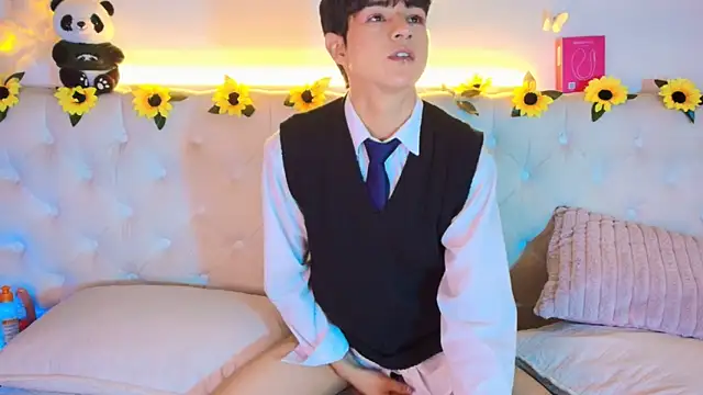 AleAurarashi online show from 03/16/26, 02:28