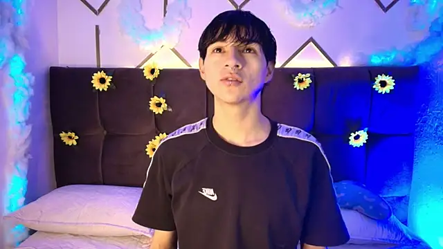 AleAurarashi online show from 04/27/26, 12:25