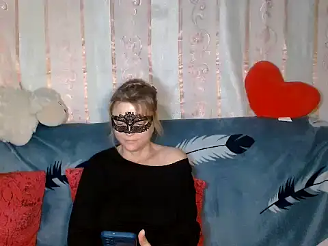 Miss Nona online show from 11/16/25, 03:39