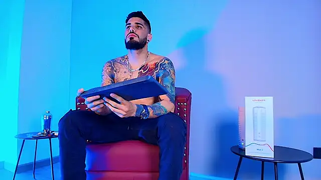 amodeus bael  online show from 09/10/25, 03:39