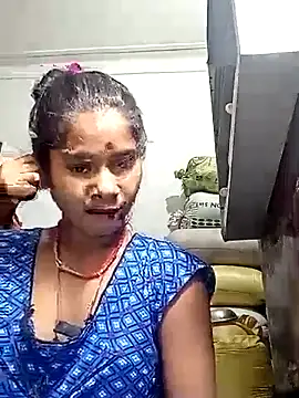 Snapshot of Sapna-Yadav chatting on 09/11/25, 08:20 Sapna-Yadav online show from 09/11/25, 08:20