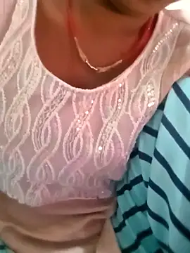 Snapshot of Sapna-Yadav chatting on 09/24/25, 10:07 Sapna-Yadav online show from 09/24/25, 10:07