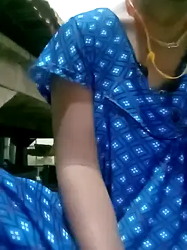 Snapshot of Sapna-Yadav chatting on 10/01/25, 10:16 Sapna-Yadav online show from 10/01/25, 10:16