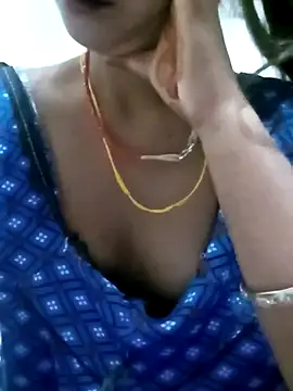 Snapshot of Sapna-Yadav chatting on 10/10/25, 10:53 Sapna-Yadav online show from 10/10/25, 10:53