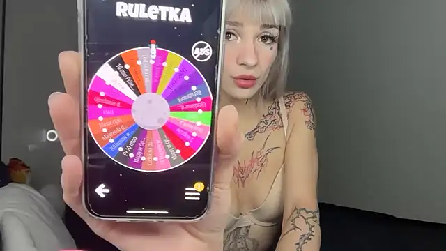 Snapshot of FluffySlutt chatting on 10/16/25, 08:54 FluffySlutt online show from 10/16/25, 08:54