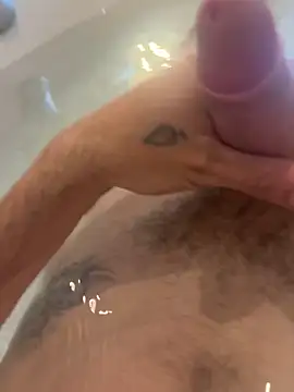 Snapshot of lolo33500 chatting on 04/11/26, 09:13 lolo33500 online show from 04/11/26, 09:13