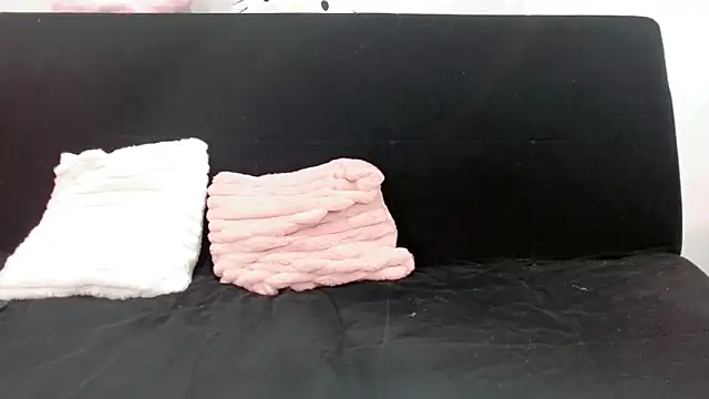 Emmahahaha17 online show from 09/19/25, 03:24