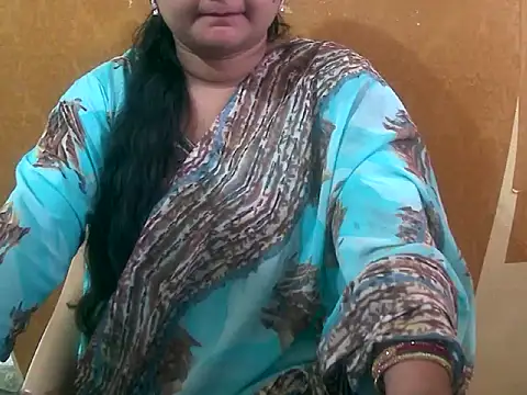 Snapshot of Saniya_K chatting on 09/21/25, 03:19 Saniya K online show from 09/21/25, 03:19