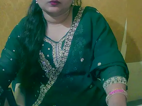 Snapshot of Saniya_K chatting on 09/22/25, 03:03 Saniya K online show from 09/22/25, 03:03