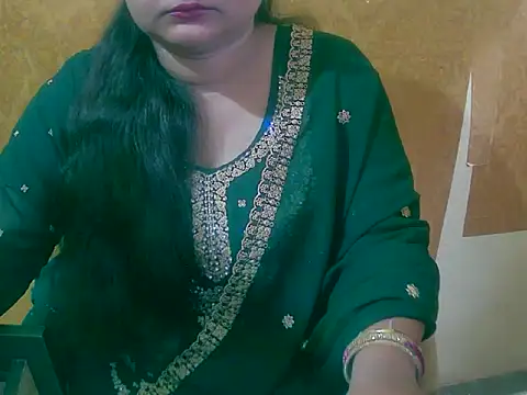 Snapshot of Saniya_K chatting on 09/23/25, 05:21 Saniya K online show from 09/23/25, 05:21
