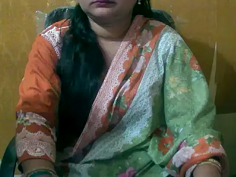Snapshot of Saniya_K chatting on 09/25/25, 04:00 Saniya K online show from 09/25/25, 04:00