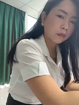 Snapshot of DHJM168 chatting on 06/17/26, 01:52 DHJM168 online show from 06/17/26, 01:52
