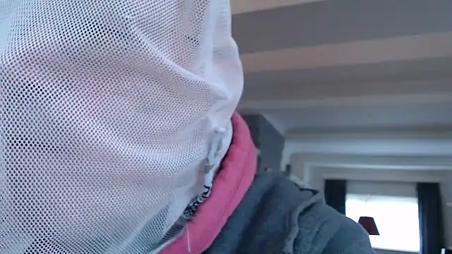 Snapshot of knodli chatting on 02/14/26, 12:02 knodli online show from 02/14/26, 12:02