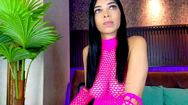 Snapshot of AshleyBaker1 chatting on 10/25/25, 02:35 AshleyBaker1 online show from 10/25/25, 02:35