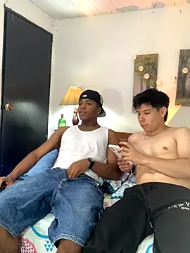 Snapshot of DEMOND_333 chatting on 11/05/25, 03:06 DEMOND 333 online show from 11/05/25, 03:06