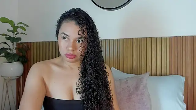 angie leonn online show from 09/16/25, 12:06