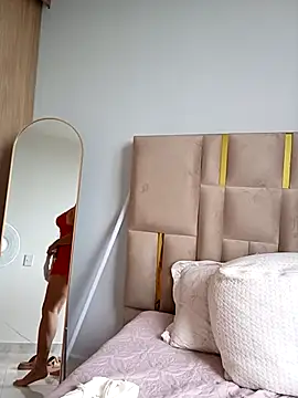 LoanaSantos online show from 11/29/25, 09:07