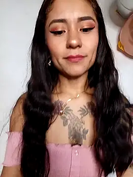 Snapshot of Liahdiaz_ chatting on 11/13/25, 03:22 Liahdiaz online show from 11/13/25, 03:22