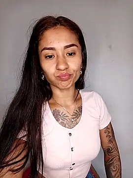 Snapshot of Liahdiaz_ chatting on 11/14/25, 03:55 Liahdiaz online show from 11/14/25, 03:55