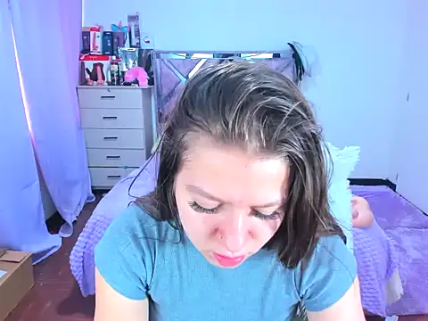 Snapshot of Luna_Analya chatting on 10/18/25, 02:51 Luna Analya online show from 10/18/25, 02:51