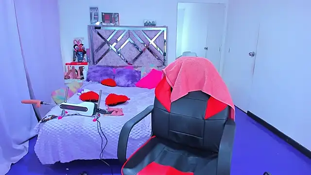 Luna Analya online show from 02/18/26, 12:12