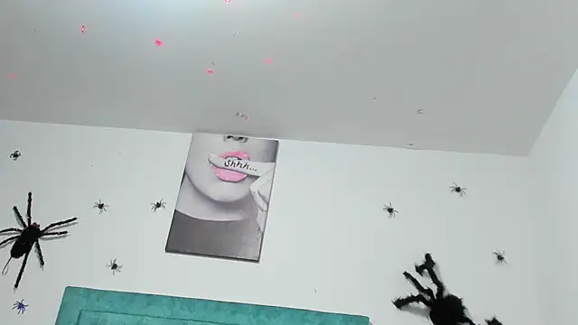 Rihanna hotx online show from 10/20/25, 03:29