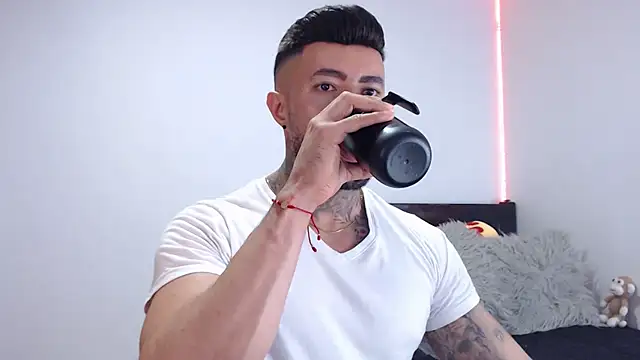 andrea de lucaa online show from 09/09/25, 02:55