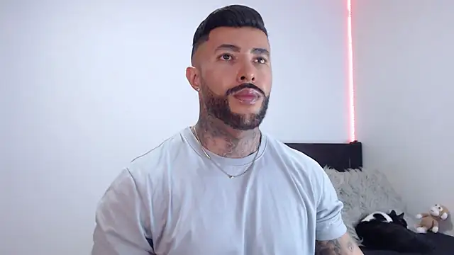 andrea de lucaa online show from 10/01/25, 03:12