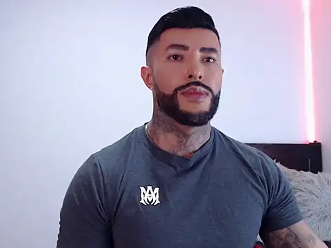 andrea de lucaa online show from 10/12/25, 03:38