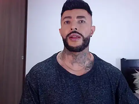 andrea de lucaa online show from 10/18/25, 04:26